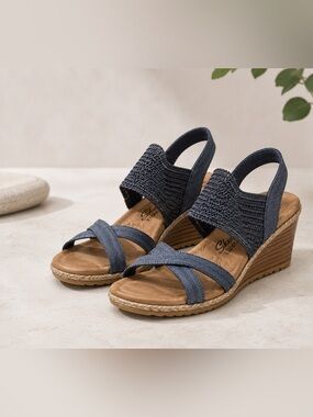 Skechers Cali Luxe Foam Blue Sandals New in Box Size U9